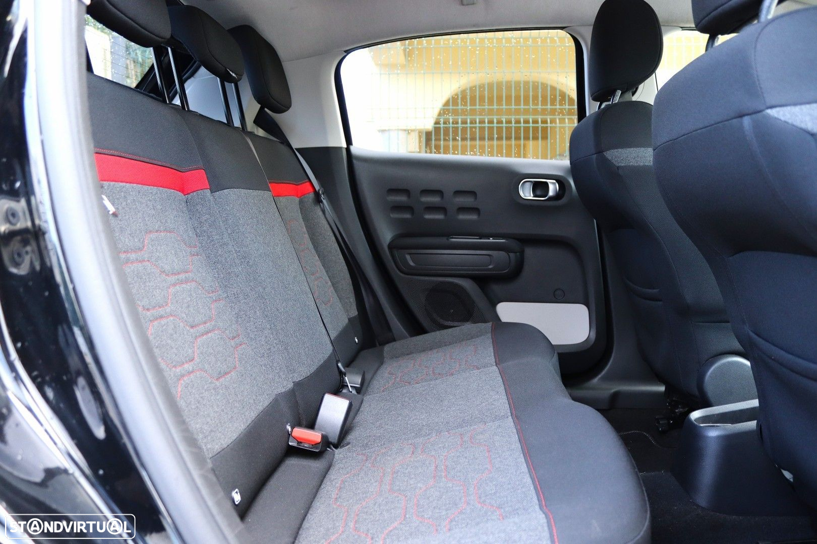 Citroën C3 1.2 PureTech Shine - 27