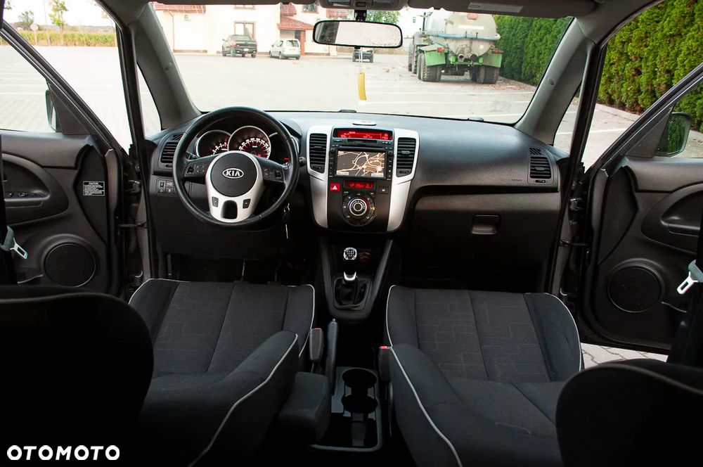 Kia Venga - 32