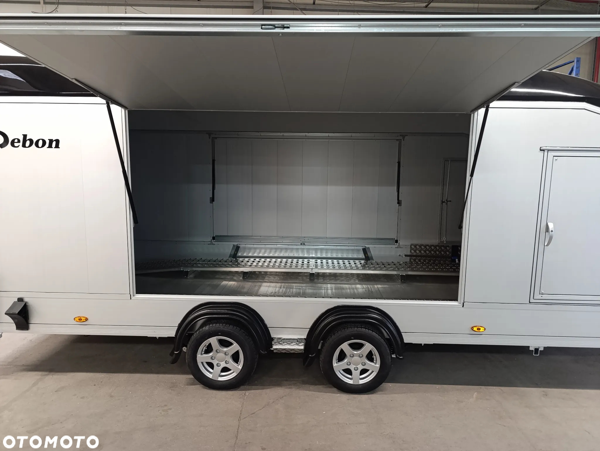 Debon Fourgon C2000 - 16