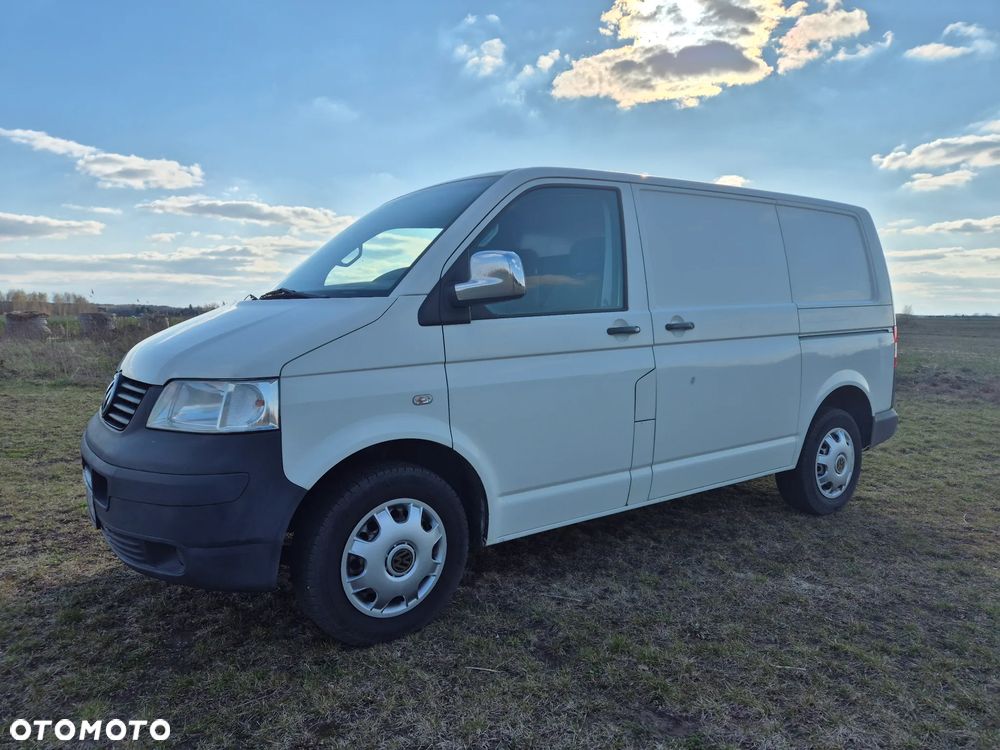 Volkswagen Transporter - 1