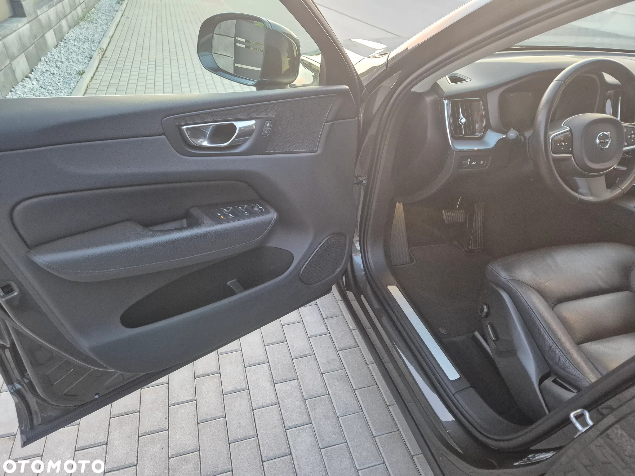 Volvo XC 60 T6 AWD Geartronic Momentum - 9