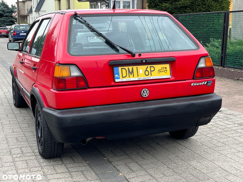 Volkswagen Golf 1.6 GL - 15