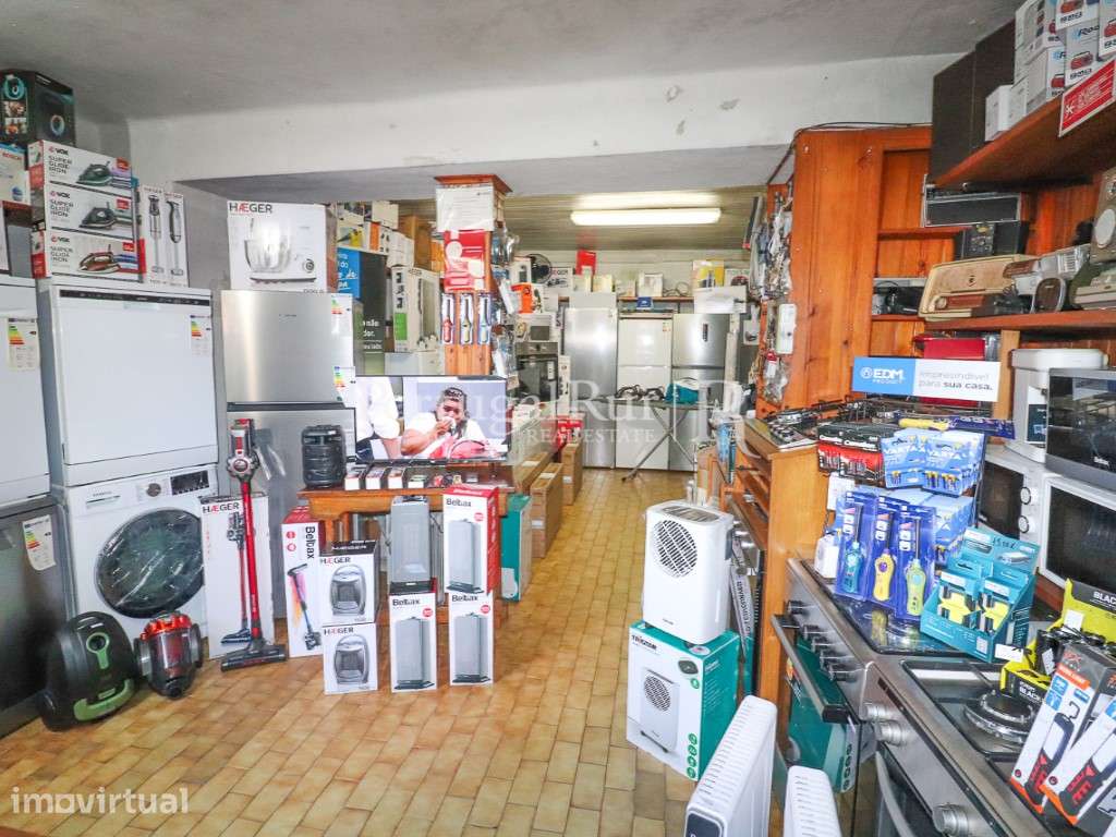 Prédio com loja e habitação T4 em Oleiros - Grande imagem: 3/19