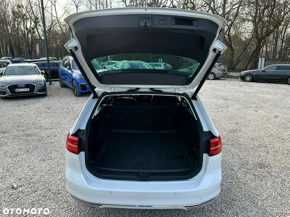 Volkswagen Passat - 10