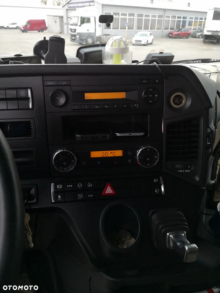 Mercedes-Benz Actros - 9