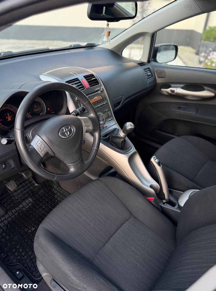Toyota Auris 1.6 VVT-i Sol - 11