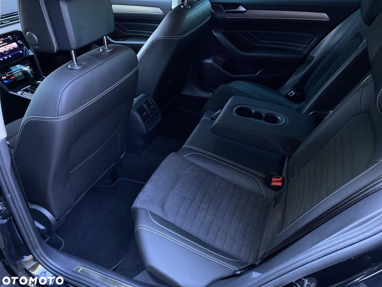Volkswagen Passat 2.0 TSI Elegance DSG - 29