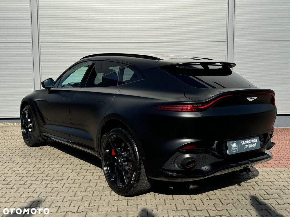 Aston Martin DBX - 2