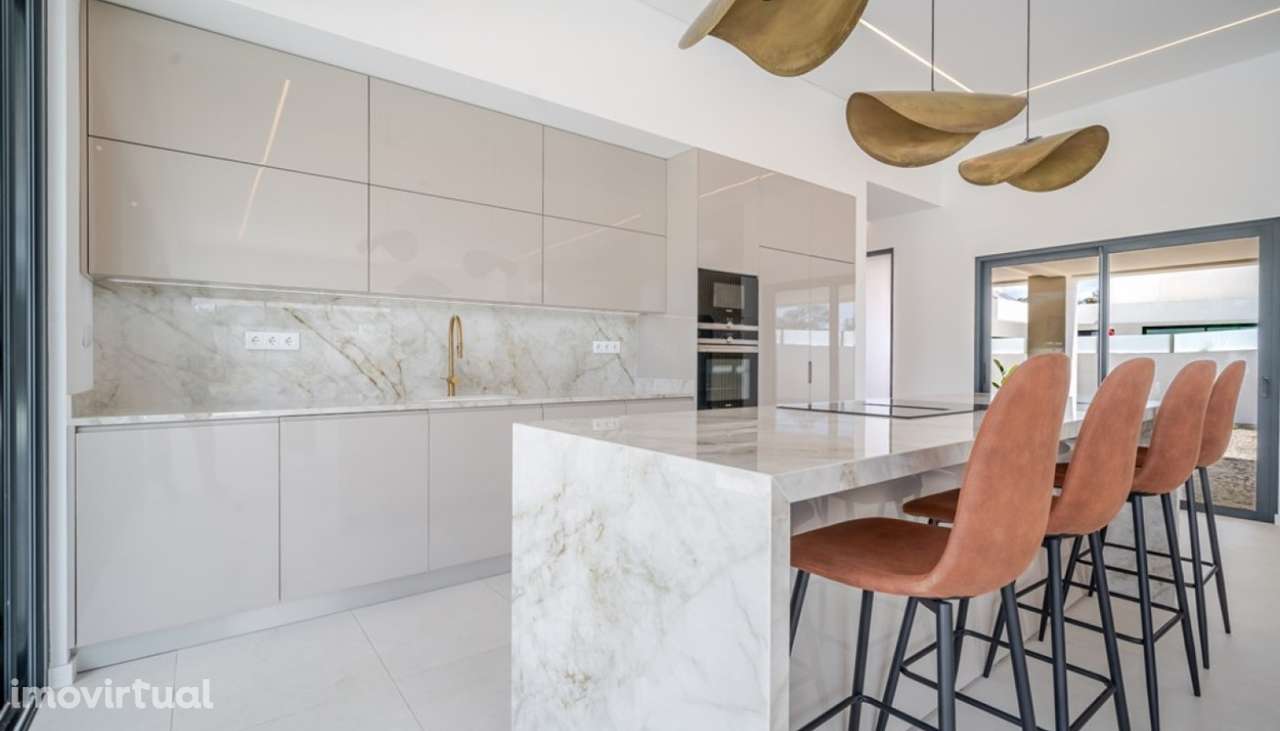 Moradia moderna V4, para venda em São Brás de Alportel, Algarve - Grande imagem: 5/25