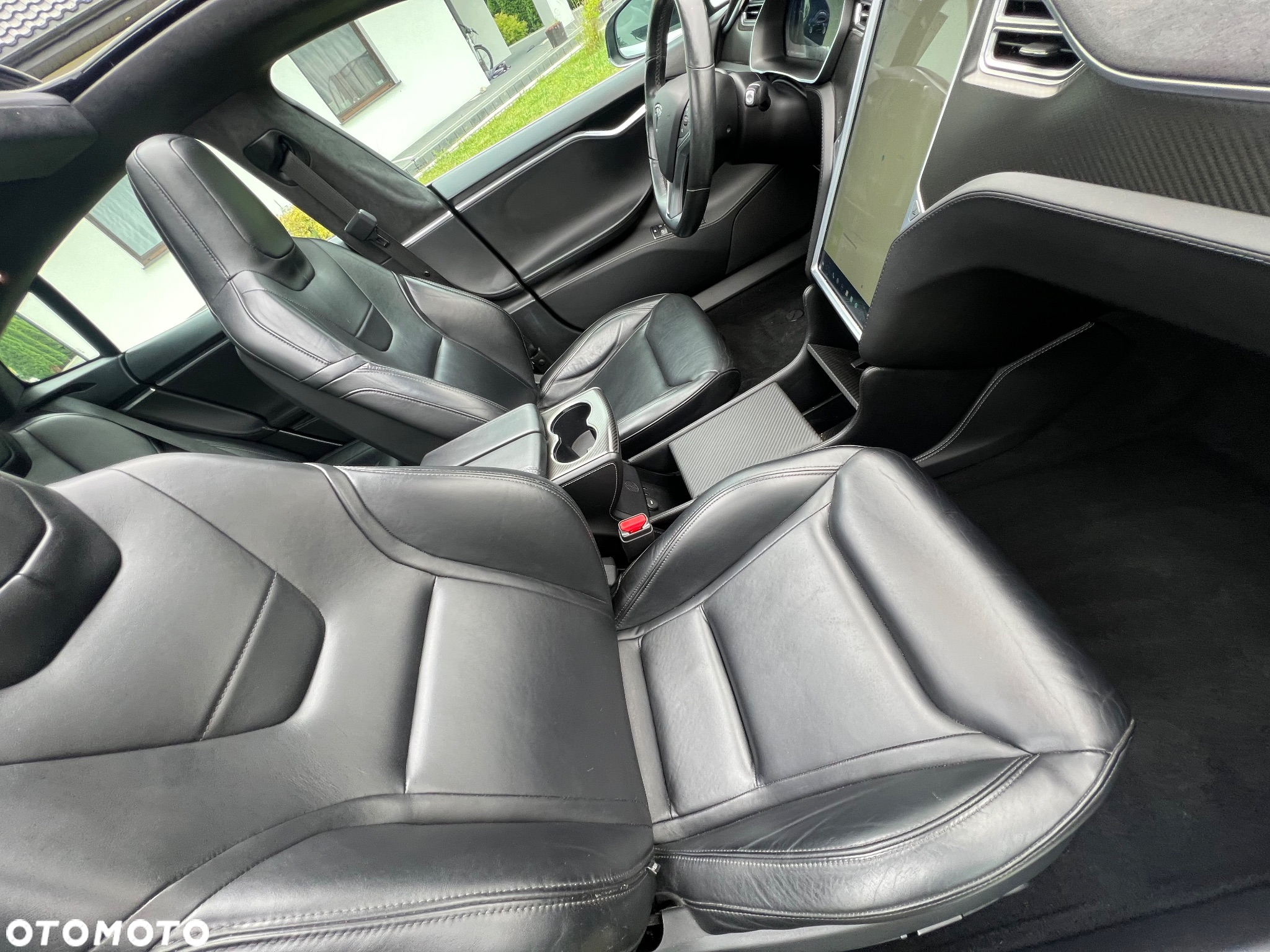 Tesla Model S Performance - 27