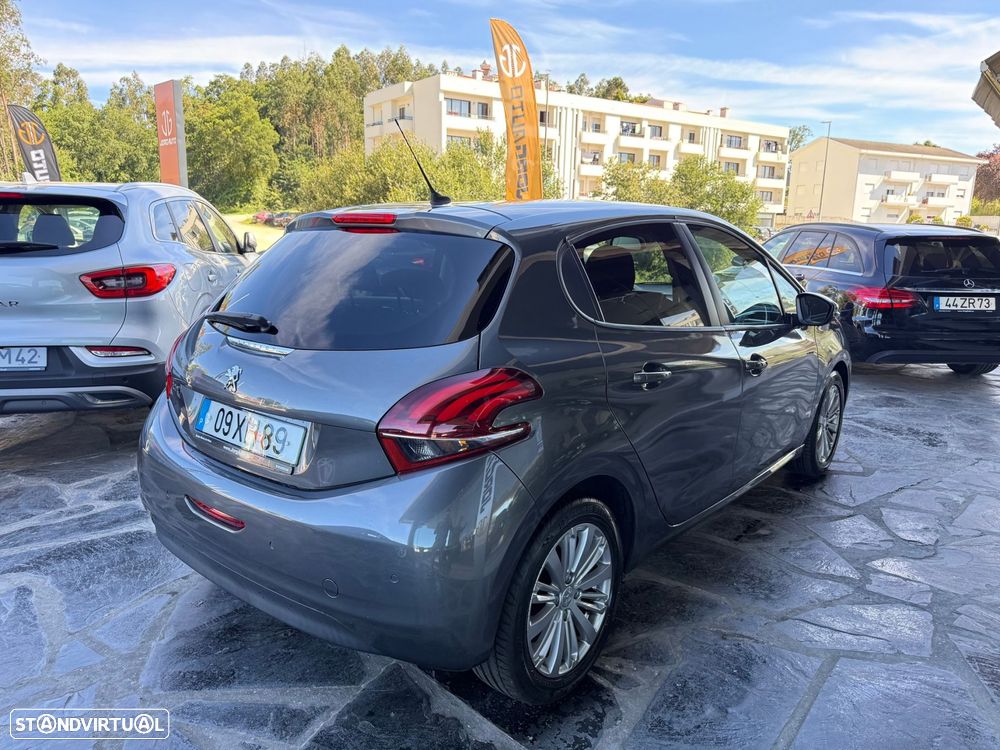 Peugeot 208 1.2 PureTech Allure - 5