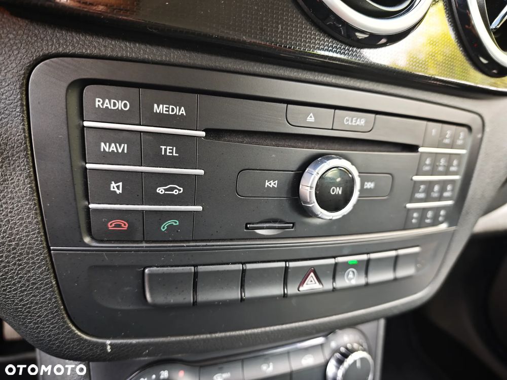 Mercedes-Benz Klasa B 180 BlueEFFICIENCY Edition - 34