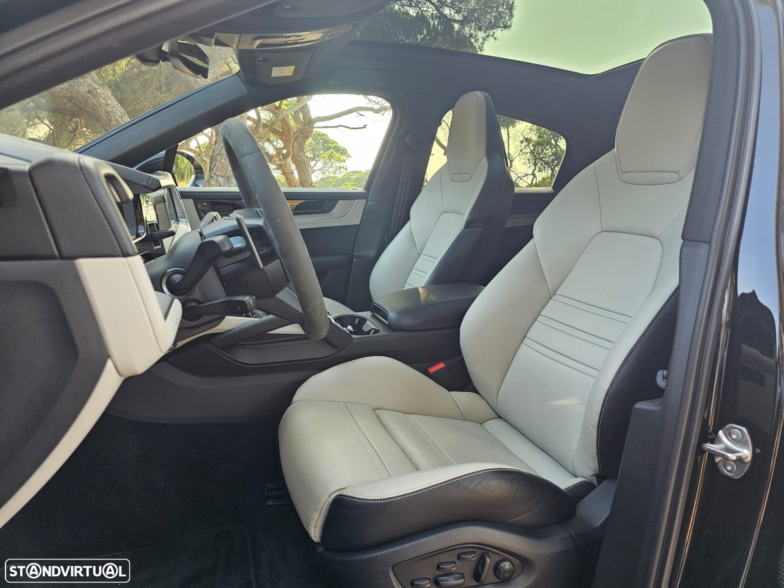 Porsche Cayenne Coupé E-Hybrid - 12