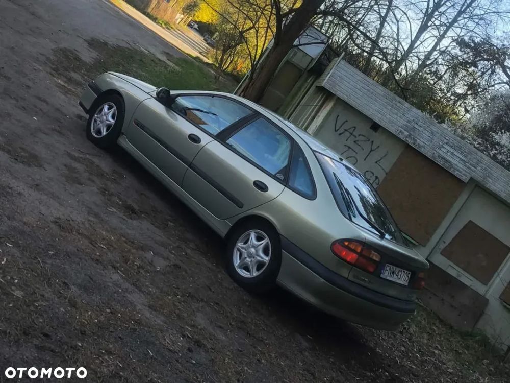 Renault Laguna 1.8 RXT - 9
