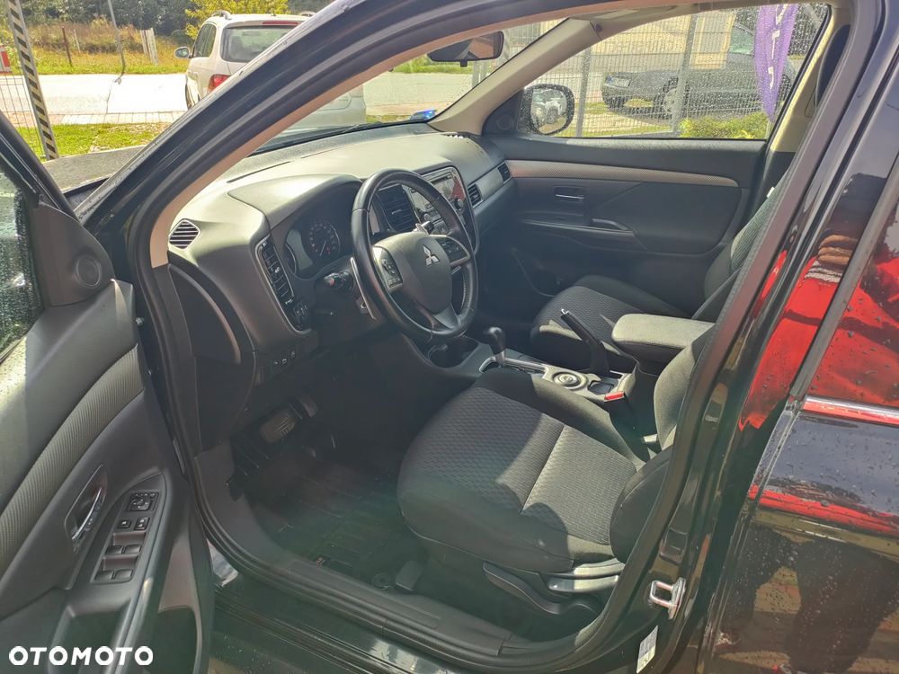 Mitsubishi Outlander 2.0 Intense - 16