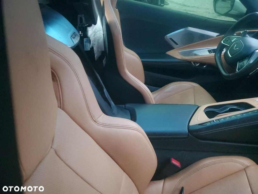 Chevrolet Corvette - 10