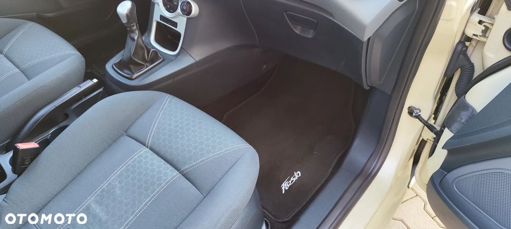 Ford Fiesta 1.25 Titanium - 25