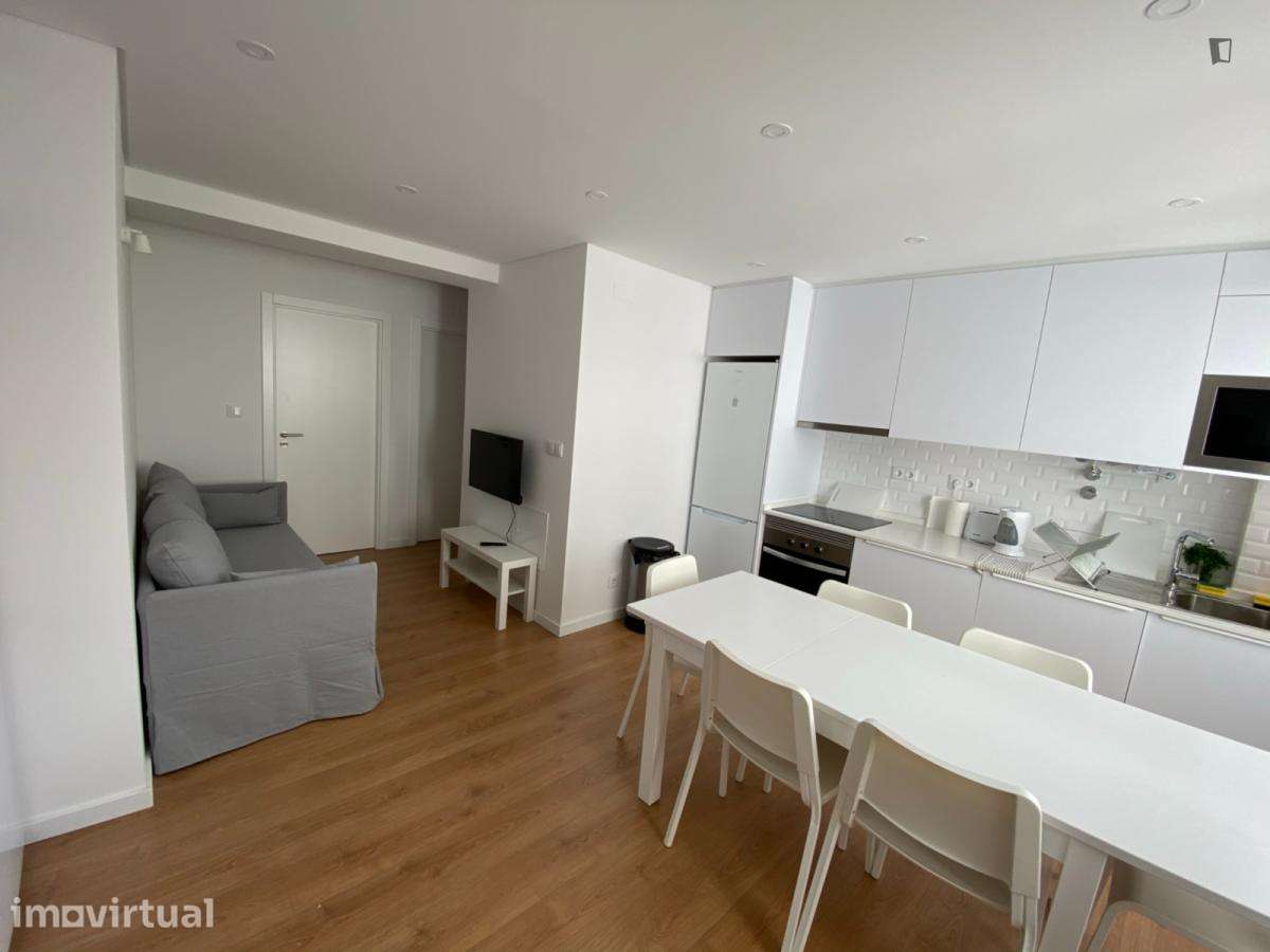 Quarto - localizado em Oeiras Lisbon - Grande imagem: 2/12
