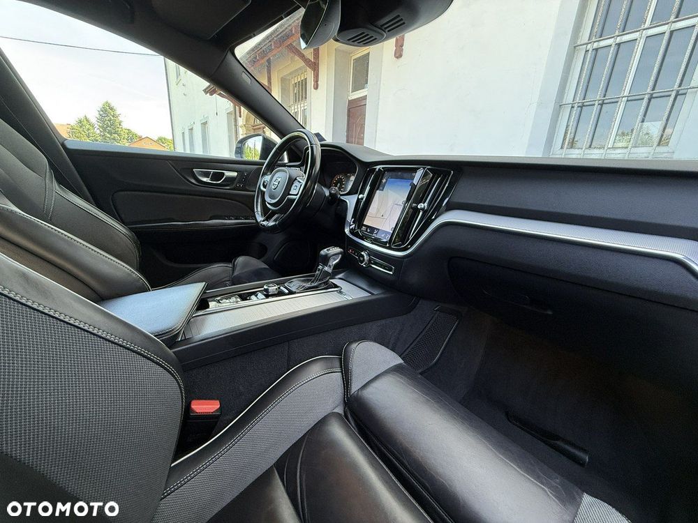Volvo V60 T4 Geartronic R-Design - 18