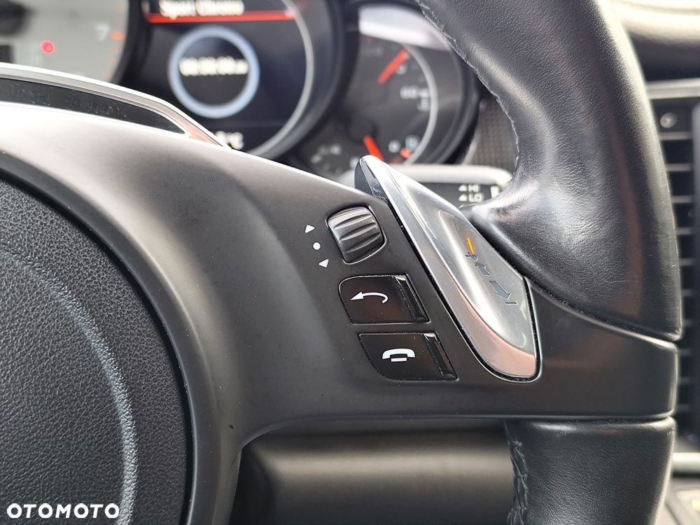 Porsche Panamera 4S PDK - 18