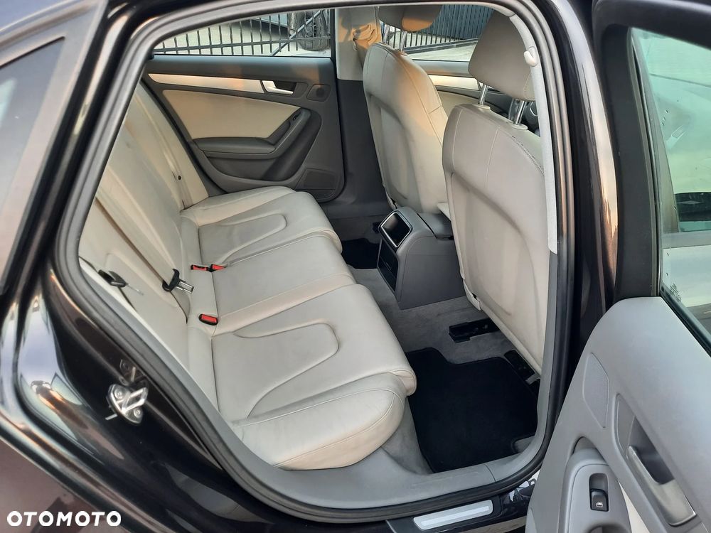 Audi A4 Limousine - 17