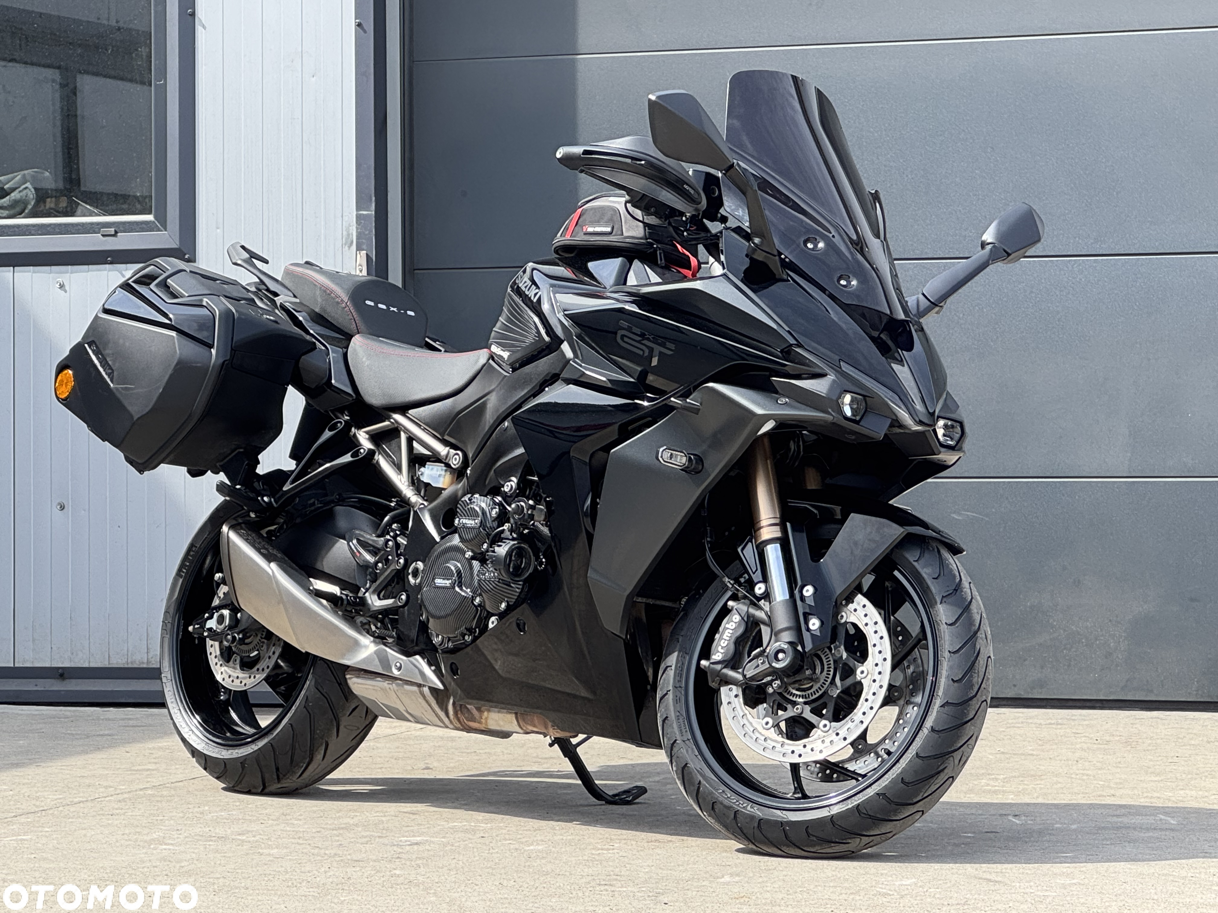 Suzuki GSX - 2