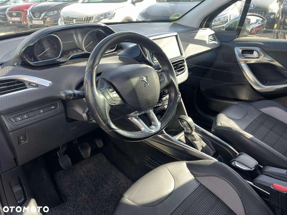 Peugeot 2008 - 8