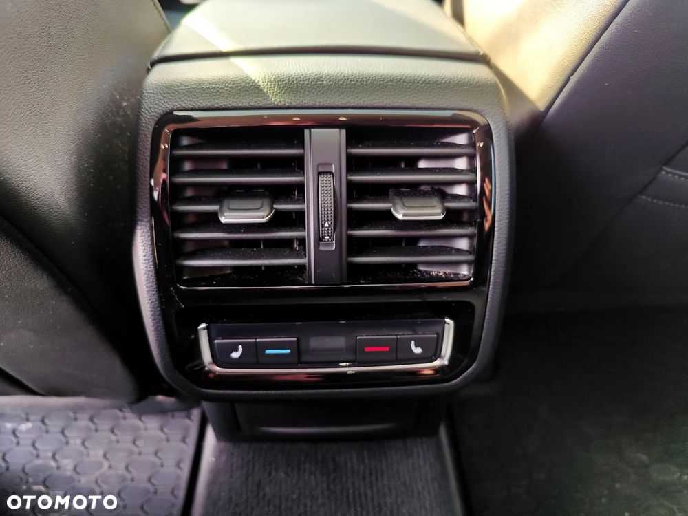 Volkswagen Arteon 2.0 TDI SCR DSG Elegance - 31