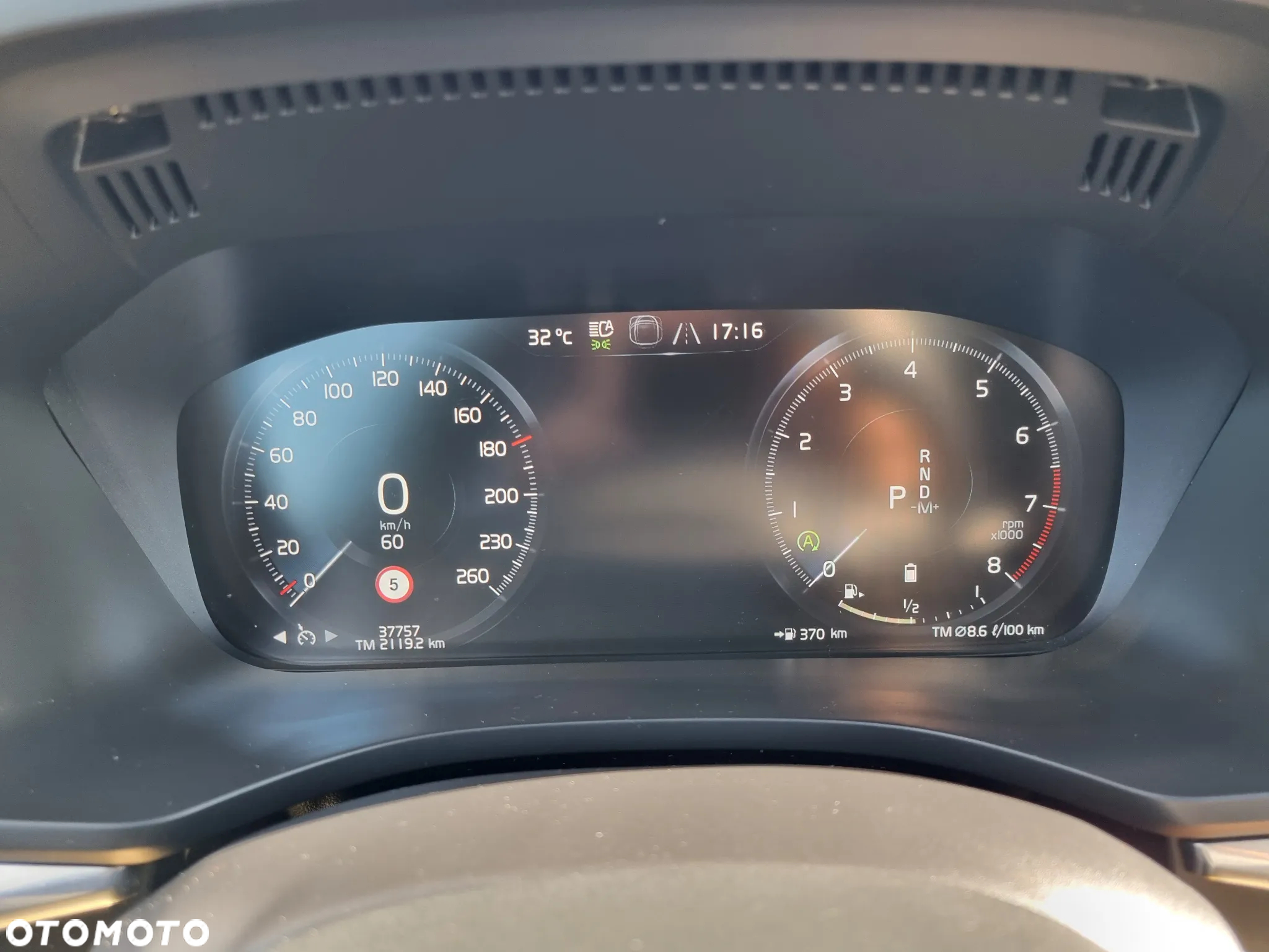 Volvo XC 60 B4 B Momentum - 7