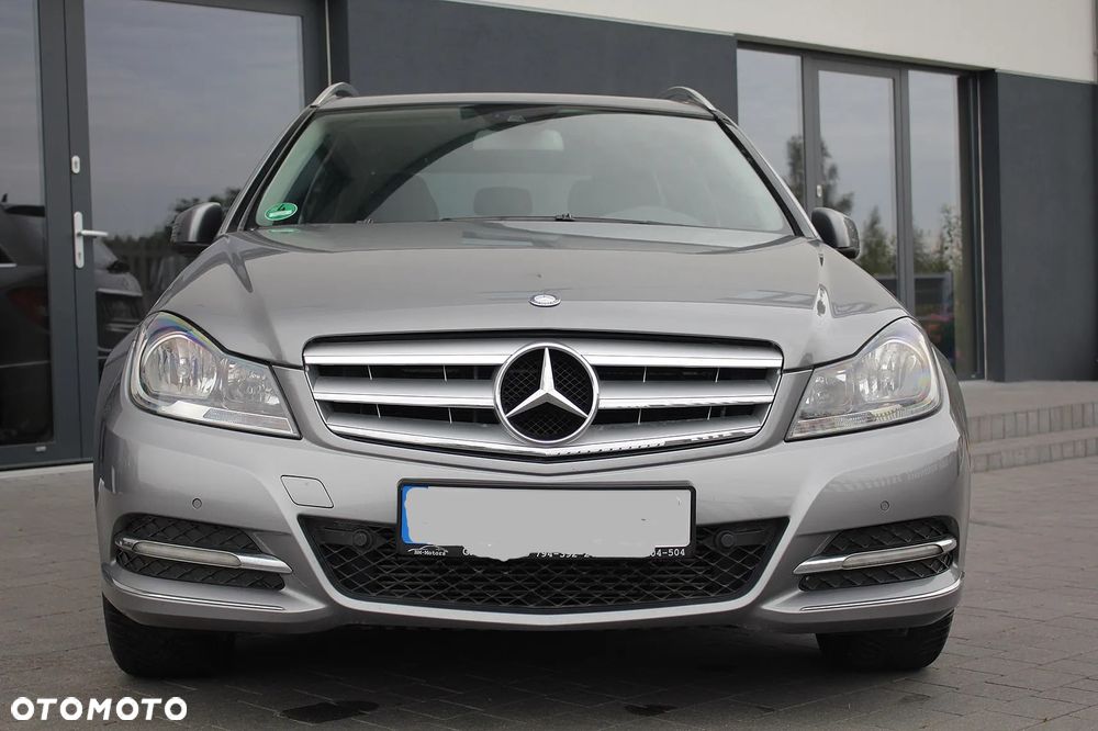 Mercedes-Benz Klasa C 180 CGI Automatik BlueEFFICIENCY Avantgarde - 3