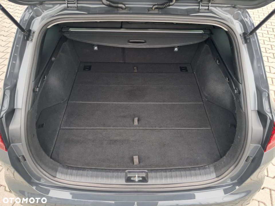 Kia Ceed - 9
