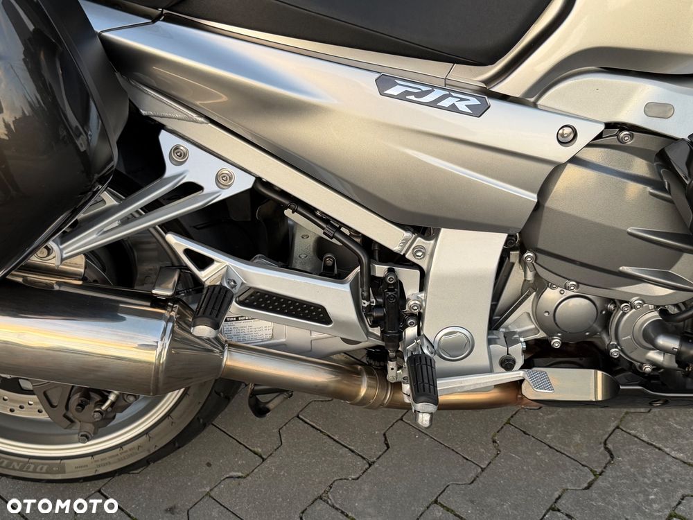 Yamaha FJR - 16