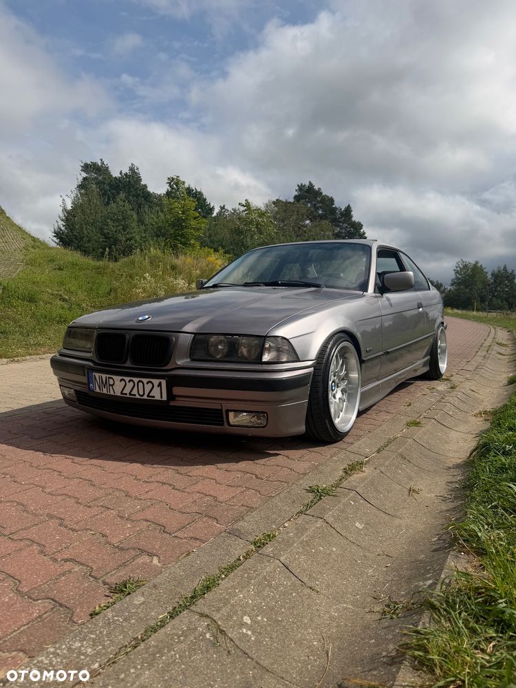 BMW Seria 3 323i - 15