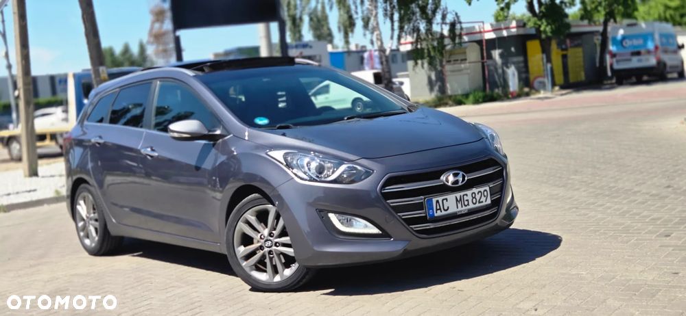 Hyundai i30 blue Kombi 1.6 GDi YES Gold - 19
