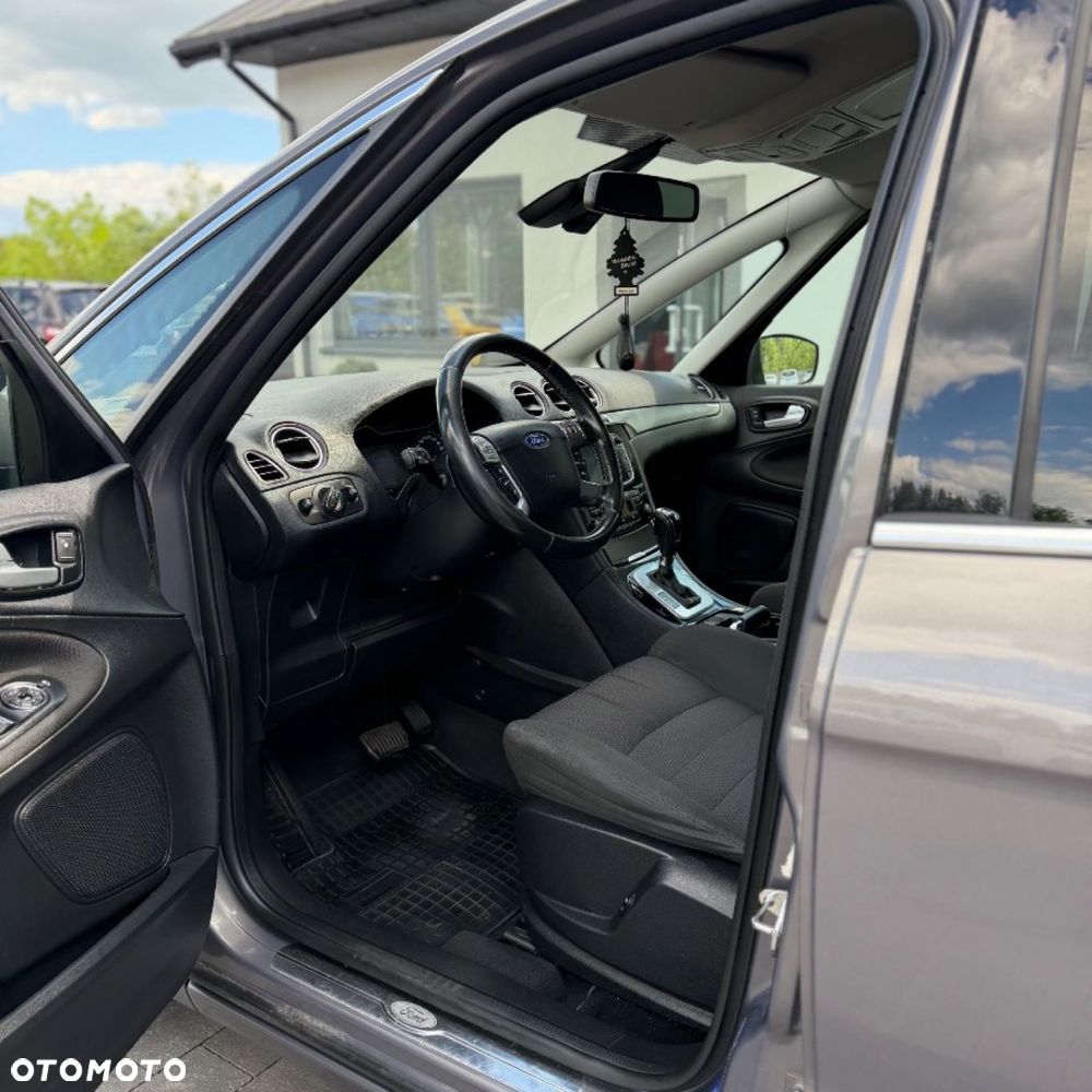Ford S-Max - 17
