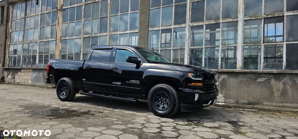 Chevrolet Silverado - 1