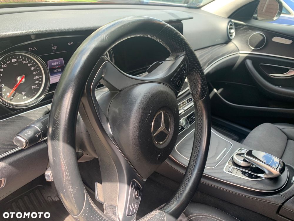 Mercedes-Benz Klasa E 220 d 4-Matic 9G-TRONIC - 8