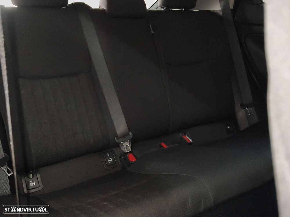 Toyota Yaris 1.5 HDF Comfort Plus - 33