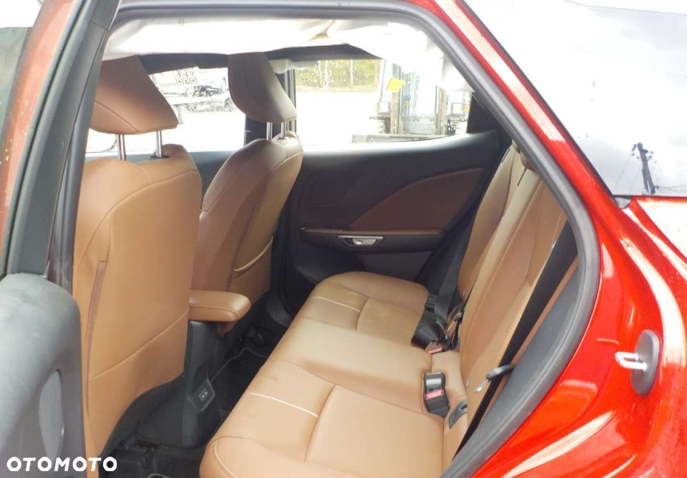 Lexus LBX - 16