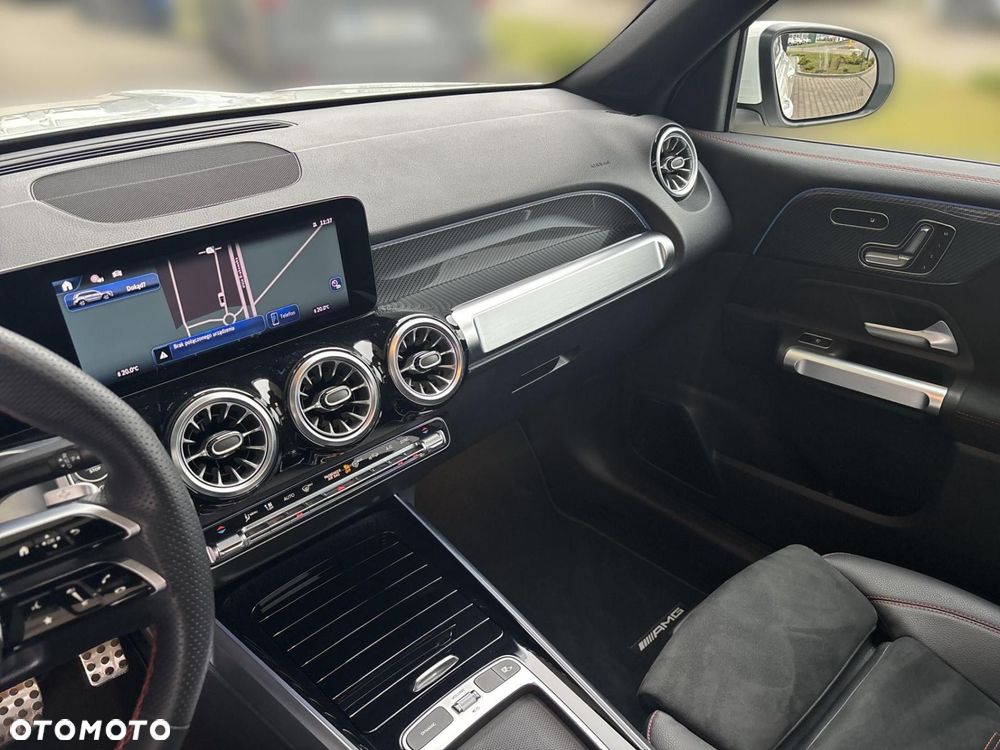 Mercedes-Benz GLB - 14