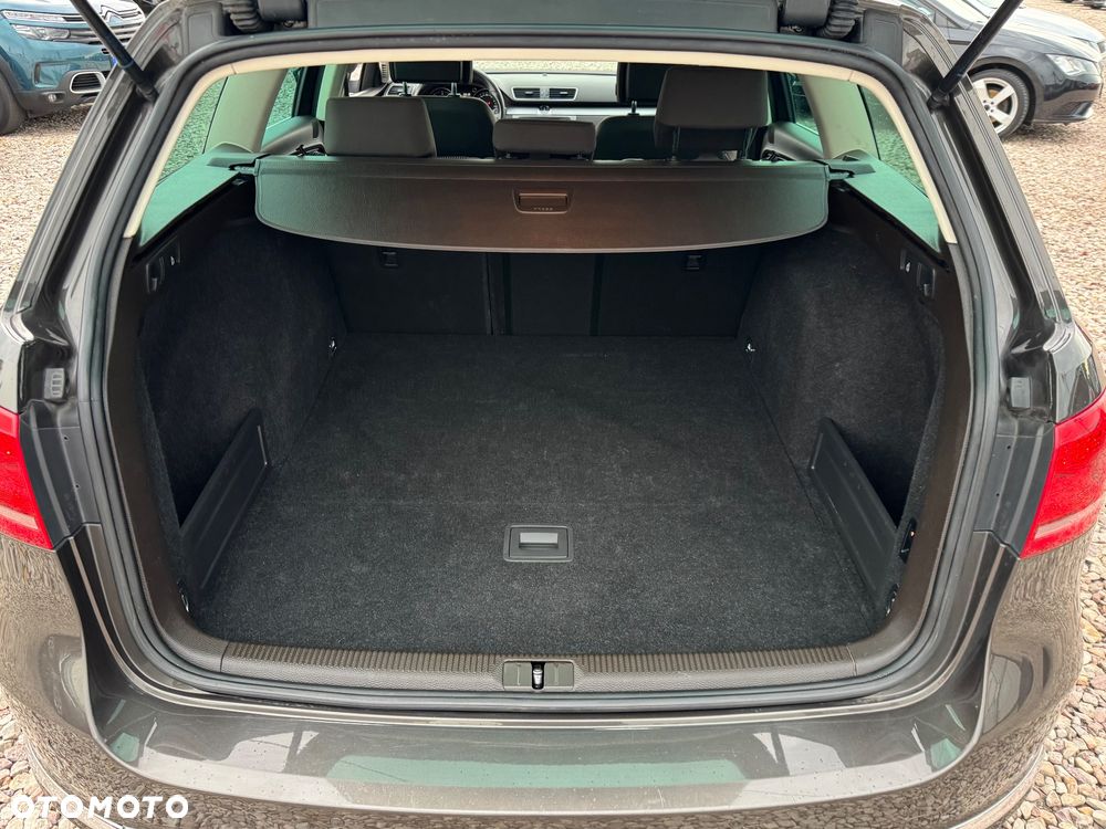 Volkswagen Passat - 15