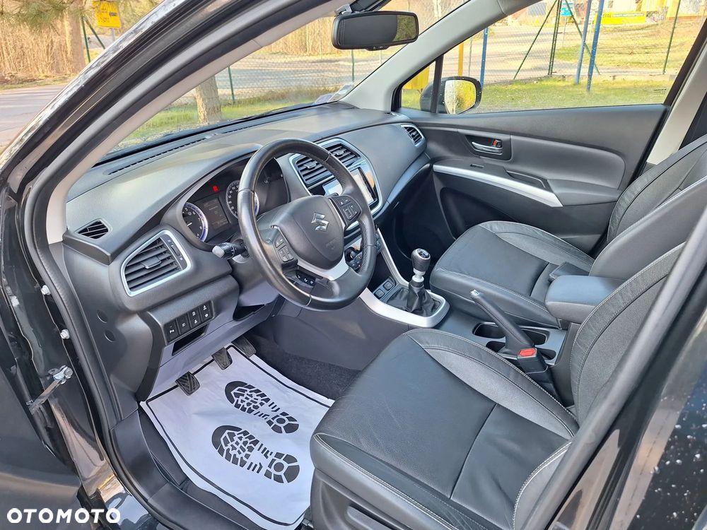 Suzuki SX4 S-Cross 1.4 T Premium - 11
