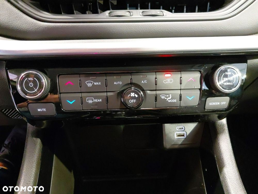 Jeep Compass - 32
