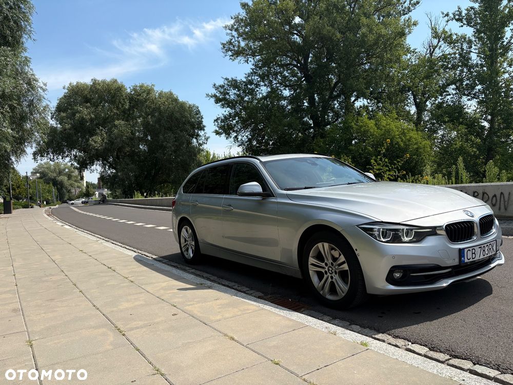 BMW Seria 3 330i xDrive Sport Line - 1