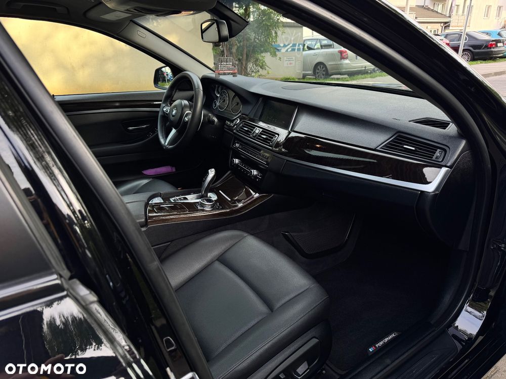 BMW Seria 5 528i xDrive - 9
