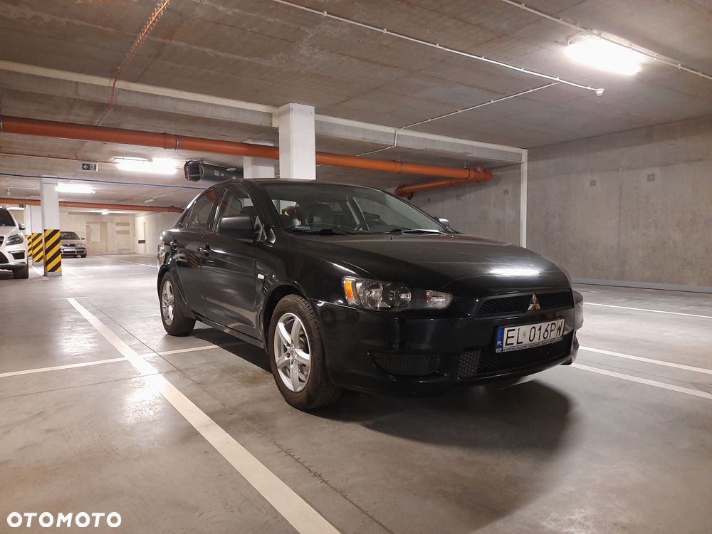 Mitsubishi Lancer 1.6 Inform - 1