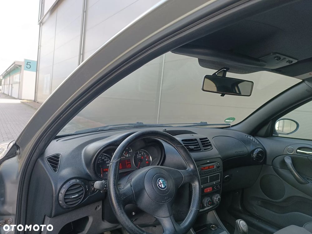 Alfa Romeo 147 1.6 Twin Spark 16V Moving - 16