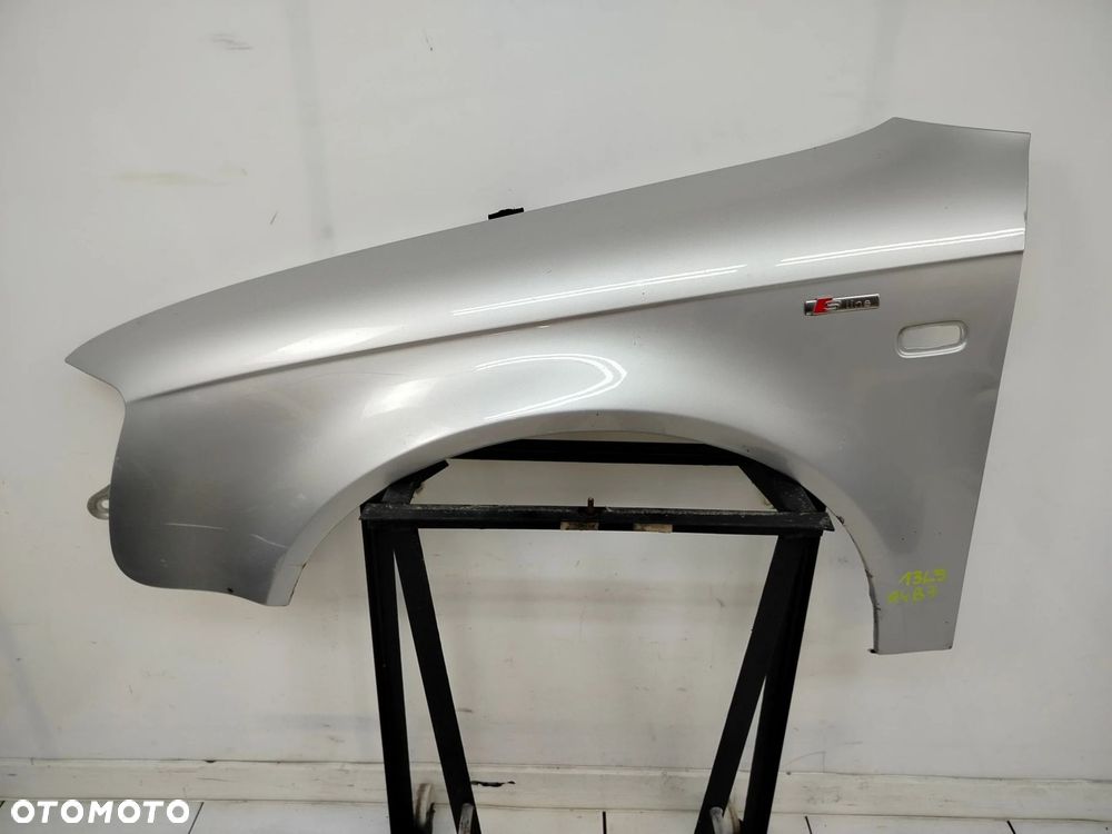 AUDI A4 B7 04R-> BŁOTNIK LEWY PRZÓD PRZEDNI LY7W - 1