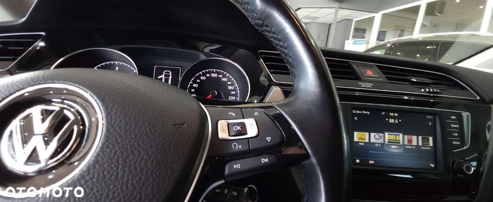 Volkswagen Touran - 33