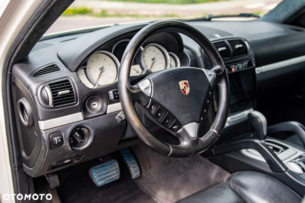 Porsche Cayenne Turbo - 34